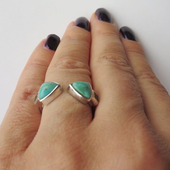 Sterling Silver Peridot Trillion Turquoise Ring